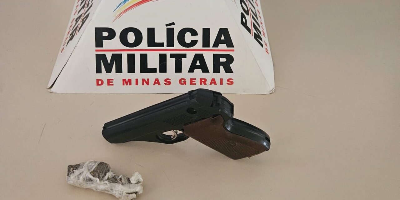 Foragido é preso com réplica de pistola e droga após perseguição policial