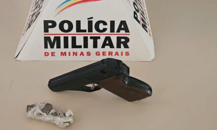 Foragido é preso com réplica de pistola e droga após perseguição policial