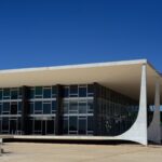 Instituições brasileiras são exemplos de defesa democrática, afirma Steven Levitsky