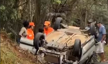 Acidente grave entre Piumhi e Pimenta mobiliza Corpo de Bombeiros na MG-050