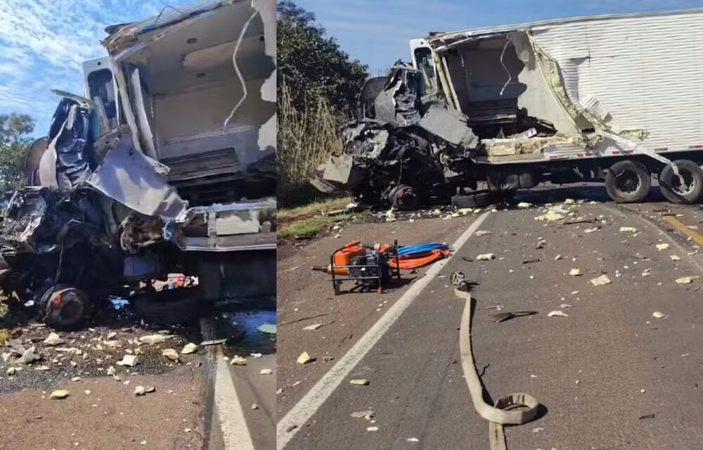 Colisão entre caminhão e carreta deixa dois mortos na BR-262
