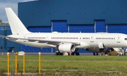 Avião da Força Aérea dos EUA transporta diplomatas para consulado em Porto Alegre, confirma PF