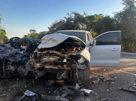 Acidente na BR-494 deixa duas vítimas fatais e uma ferida em Divinópolis