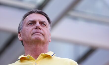 PF aponta que Bolsonaro movimentou mais de R$ 44 milhões em dois anos
