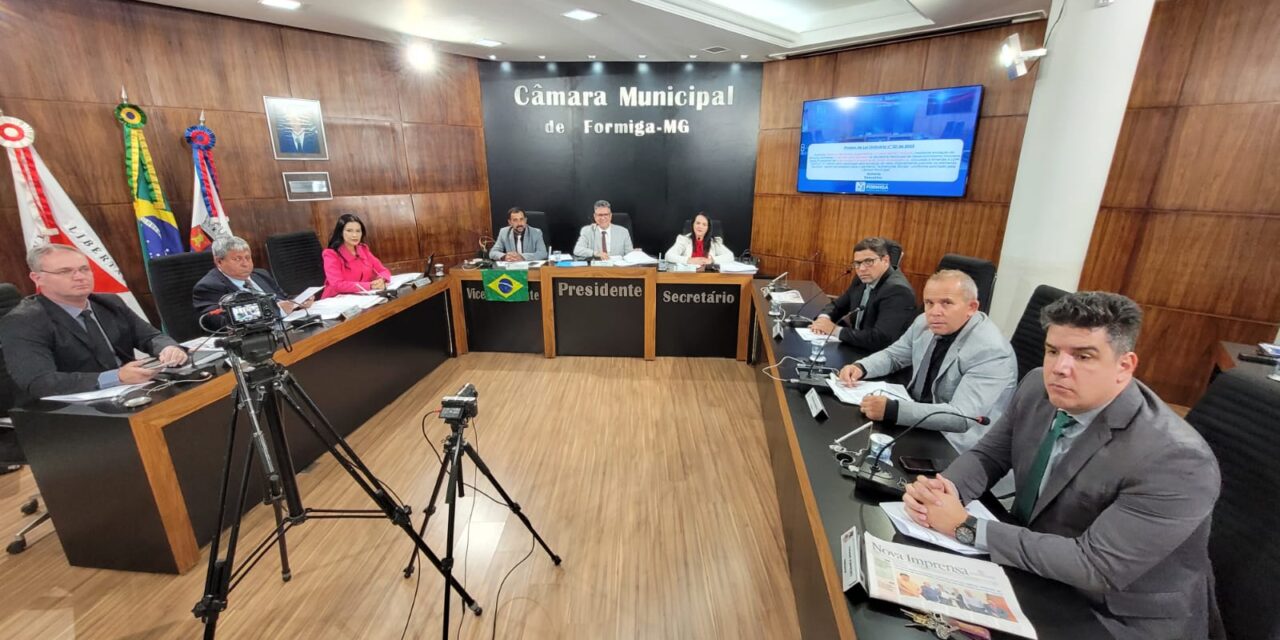 Câmara de Formiga vota e aprova 17 propostas para o município