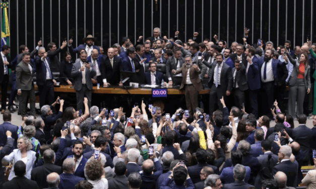 Impeachment de Moraes: oposição reúne 41 senadores e pressiona presidente do Senado