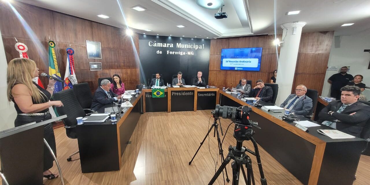 Câmara de Formiga aprova projetos na 28ª Reunião Ordinária
