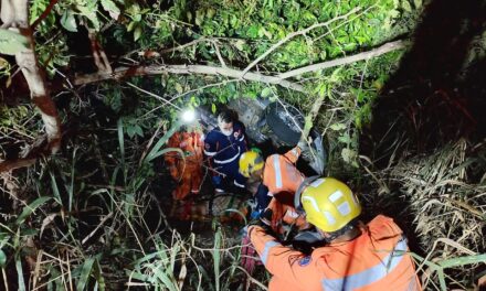Capotamento na MG-050 mobiliza Bombeiros e SAMU em Formiga