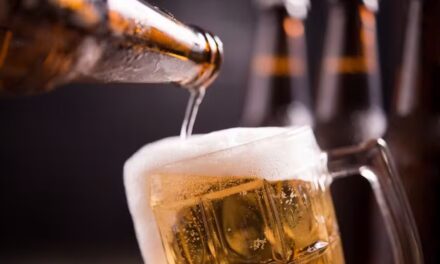 Ambev e Heineken reajustam preços e cerveja fica mais cara no Brasil