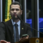 Cleitinho lidera intenções de voto ao governo de Minas Gerais
