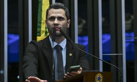 Cleitinho lidera intenções de voto ao governo de Minas Gerais