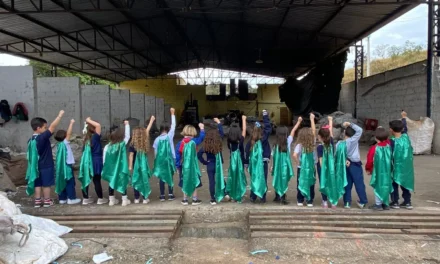 Alunos da Educação Infantil visitam Aterro Sanitário e Oficina de Reciclagem em ação de conscientização ambiental