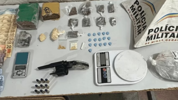 Mulher é presa por tráfico e arma é apreendida em operação da PM em Montes Claros