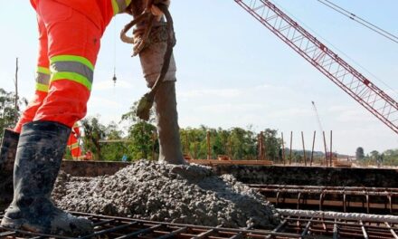 Obras públicas paralisadas diminuem em MG  