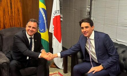 Rodrigo Pacheco se reúne com ministro para viabilizar aeroportos em Minas Gerais  
