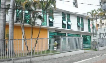 Bíblia nas escolas já é lei em Divinópolis  