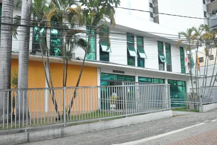 Bíblia nas escolas já é lei em Divinópolis  