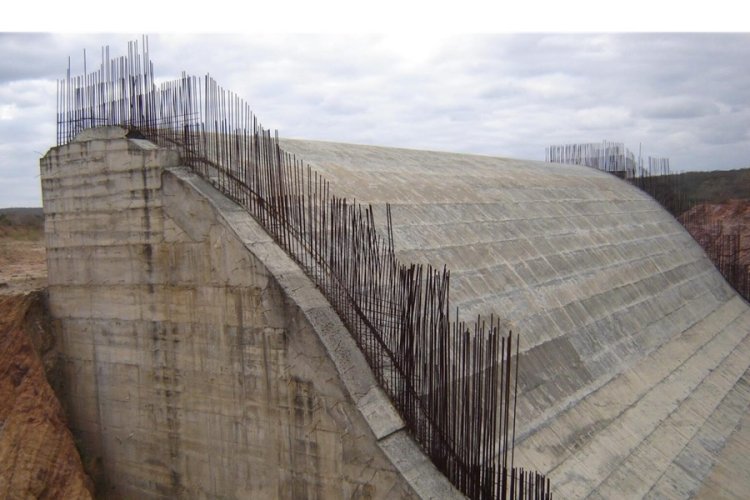 Consórcio cobra retomada de obra da barragem  