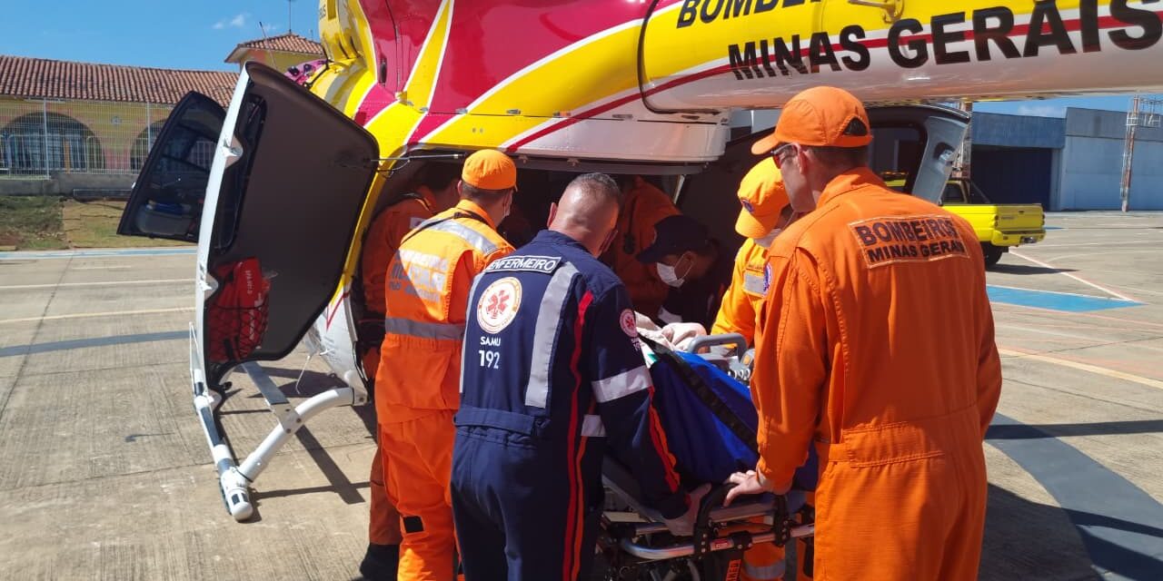 Paciente com queimaduras graves é transferida por helicóptero em operação conjunta entre serviços de saúde e resgate