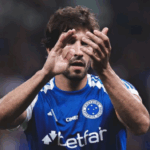 Lucas Silva completa 300 jogos pelo Cruzeiro em clássico contra o Atlético