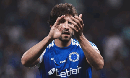 Lucas Silva completa 300 jogos pelo Cruzeiro em clássico contra o Atlético