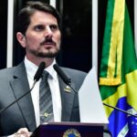 Moraes determina uso de tornozeleira eletrônica para senador Marcos do Val