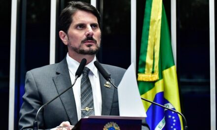 Moraes determina uso de tornozeleira eletrônica para senador Marcos do Val