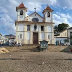 Mariana proíbe população de alimentar pombos em locais públicos para conter riscos à saúde