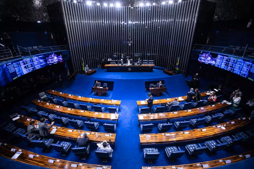 Senado deve analisar projeto que combate a “adultização” de crianças e adolescentes