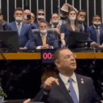 Obstrução e protesto: oposição reage à decisão de Moraes contra Bolsonaro