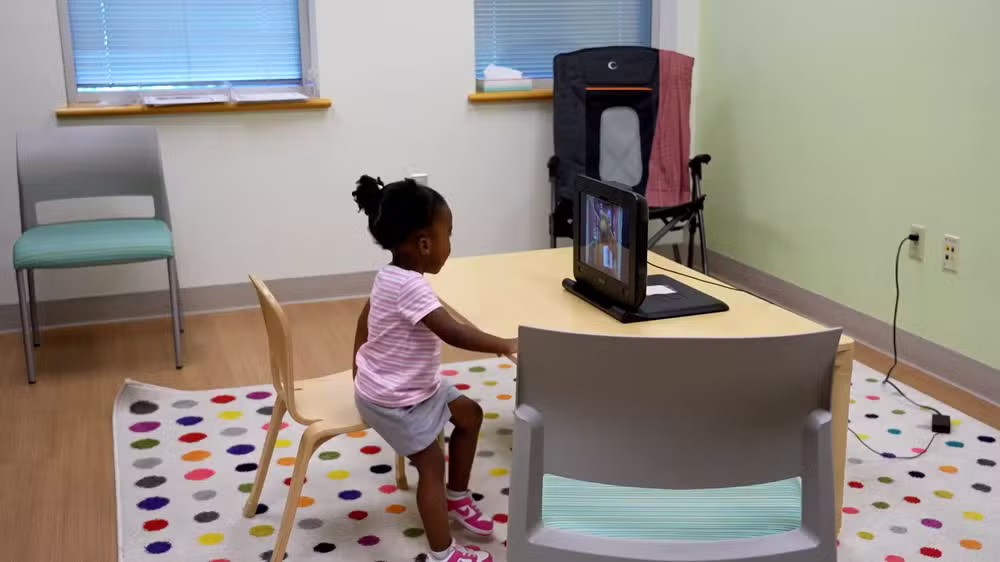 Tecnologia nos EUA promete diagnóstico de autismo em 15 minutos, mas gera ressalvas