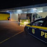 PRF recupera carga furtada de uísque e prende casal em flagrante na BR-381
