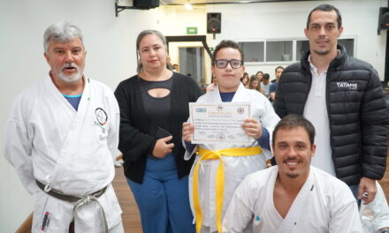 Formação cidadã através do karatê: Instituto Tatame do Bem realiza cerimônia de graduação
