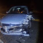 Colisão entre dois gol na MG-050, em Pedra do Indaiá, deixa duas vítimas feridas
