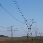 Produção solar em alta gera alerta de apagão no Brasil, aponta Aneel
