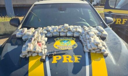 PRF apreende 23 kg de haxixe e arma de fogo em abordagem na BR-262, em Juatuba