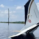 FAB intercepta avião venezuelano com drogas na Amazônia; piloto lança aeronave em represa