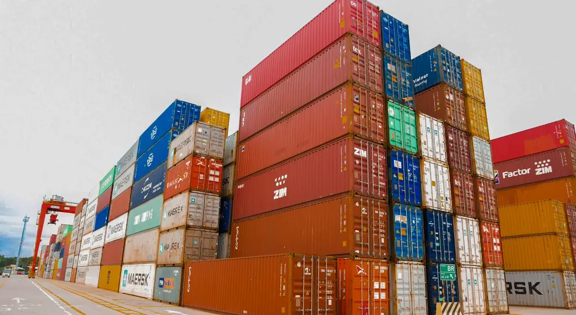 Brasil registra superávit de US$ 6,13 bilhões na balança comercial de agosto