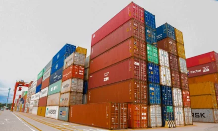 Brasil registra superávit de US$ 6,13 bilhões na balança comercial de agosto