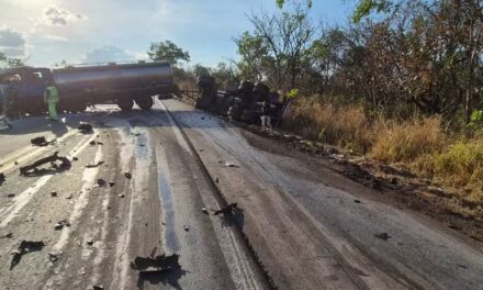Colisão frontal na BR-262 entre Nova Serrana e Bom Despacho deixa um morto e quatro feridos