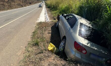 Colisão entre veículos deixa dois feridos na BR-494, em Divinópolis