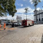 Corpo de Bombeiros atende ocorrência de risco de derrapagem no Centro de Formiga