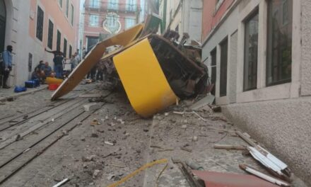Elevador da Glória descarrila e deixa três mortos e 20 feridos