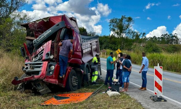 Acidente envolvendo três veículos é registrado na MG-050, em Formiga