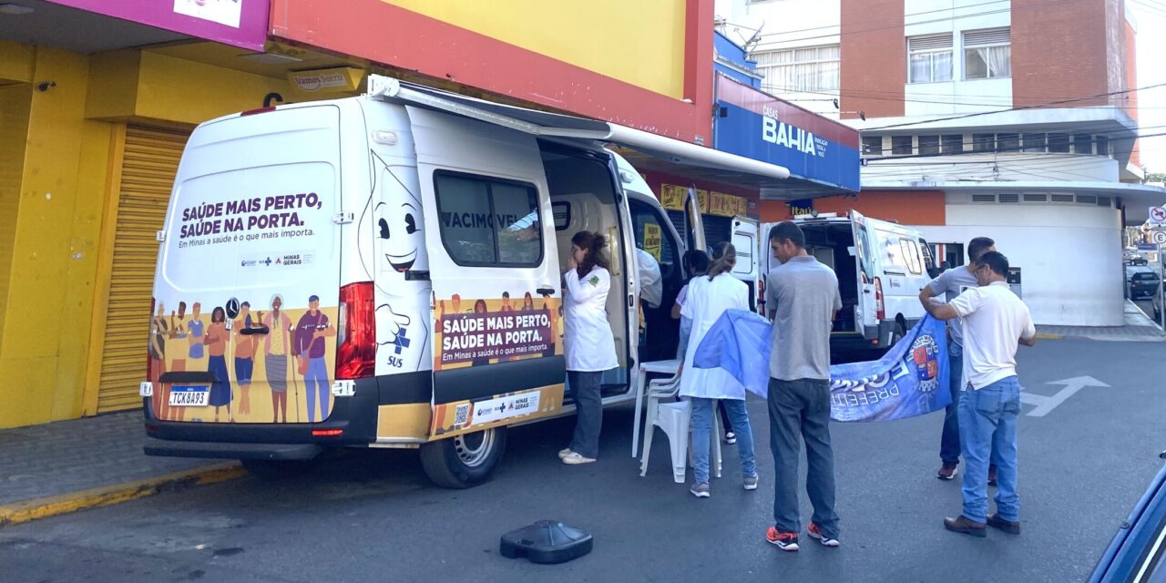Vacimóvel percorre Formiga com vacinação acessível em diferentes pontos da cidade