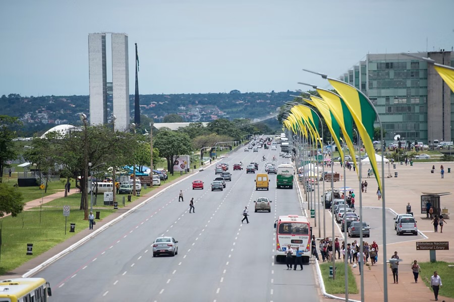 Anistia a Bolsonaro e soberania nacional movem atos da direita e da esquerda neste domingo (7)