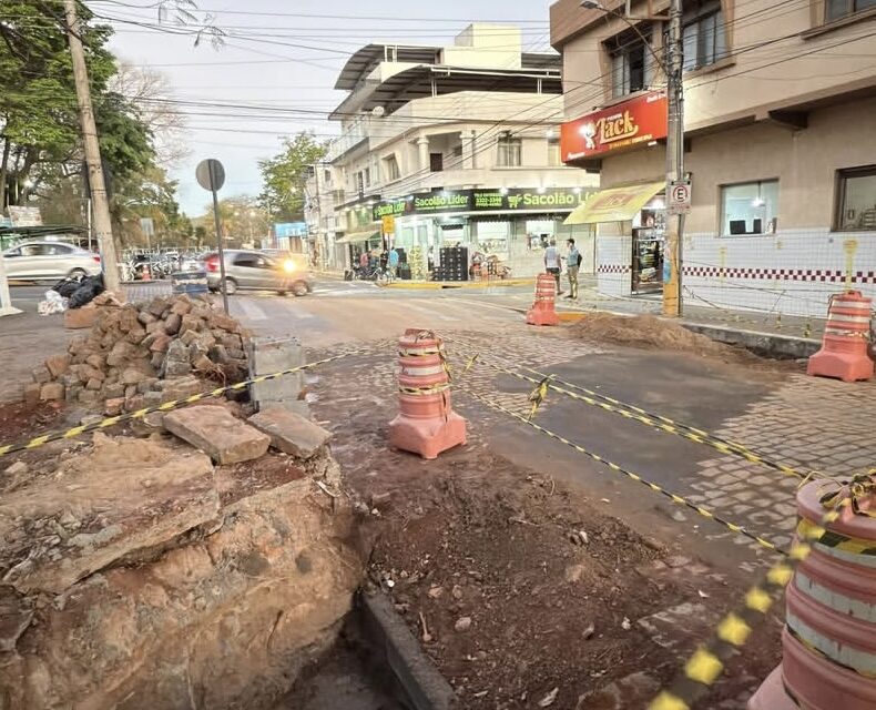 Prefeitura de Formiga executa obra de drenagem para combater alagamentos no bairro Quinzinho