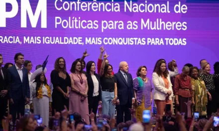 Lula participa de conferência sobre políticas para mulheres e anuncia sanção de projeto sobre licença-maternidade