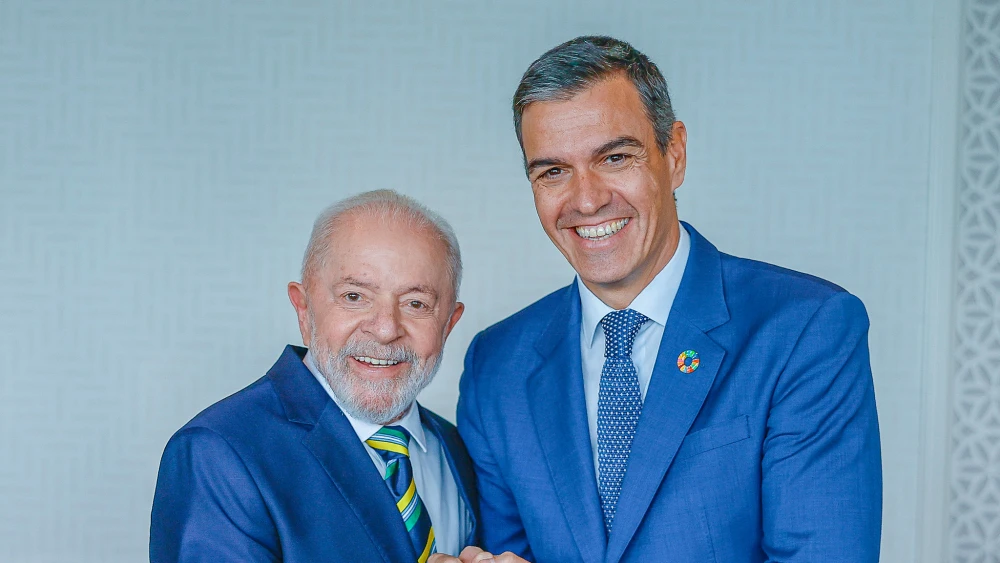Lula e Pedro Sánchez discutem avanço do acordo Mercosul-União Europeia em conversa telefônica