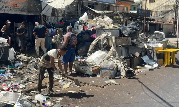 Fábrica clandestina de reciclagem é interditada por crimes ambientais no Rio